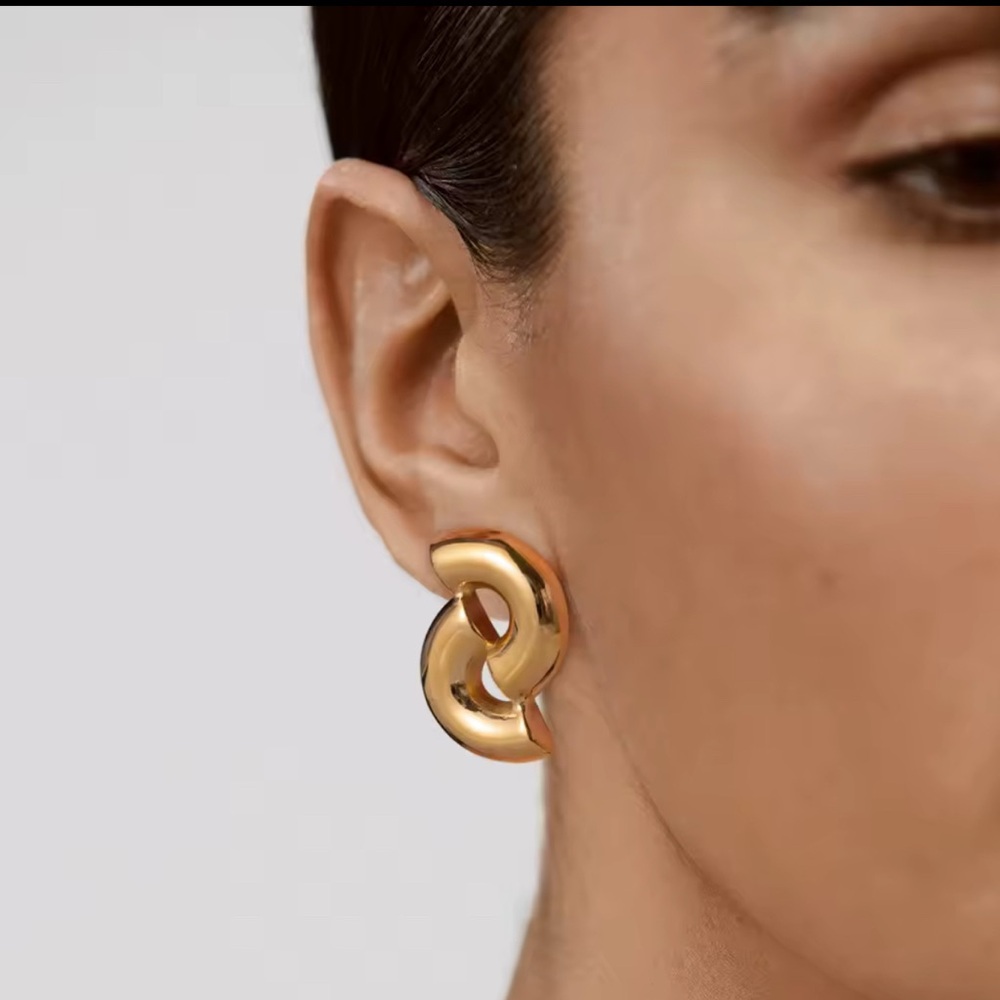 NEW 18K GOLD PLATED GEOMETRIC CHUNKY EARRINGS – BOLD STATEMENT DESIGN